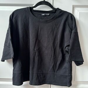 Black knit tshirt